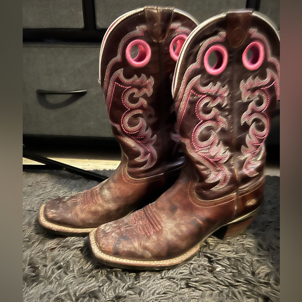 Women’s Ariat Cowgirl boots